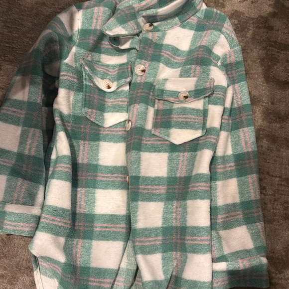 Shacket - Picture 1 of 2